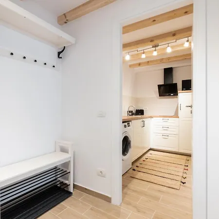 Apartment Red Fountain *