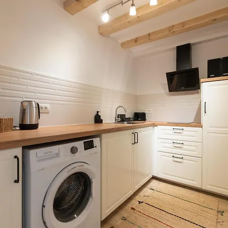 Apartment Red Fountain *