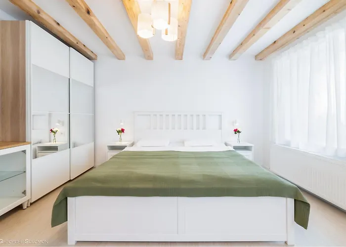 Apartment Red Fountain